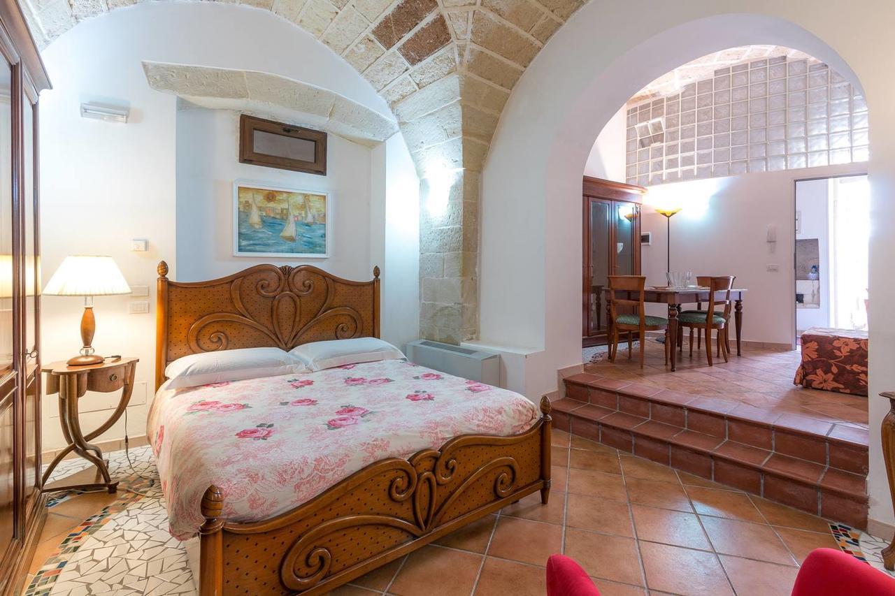 B&B Corte Dei Memoli Di Margiotta Giuseppina Lecce Exterior foto