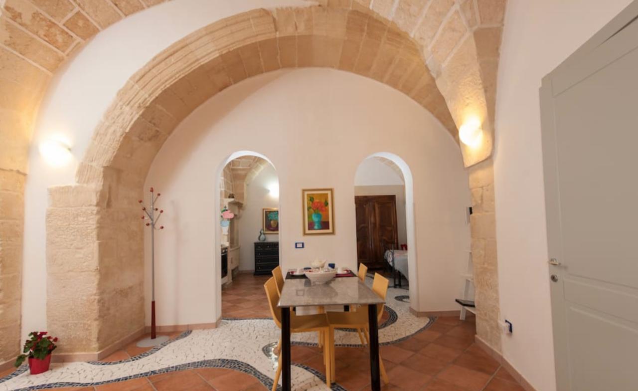 B&B Corte Dei Memoli Di Margiotta Giuseppina Lecce Exterior foto